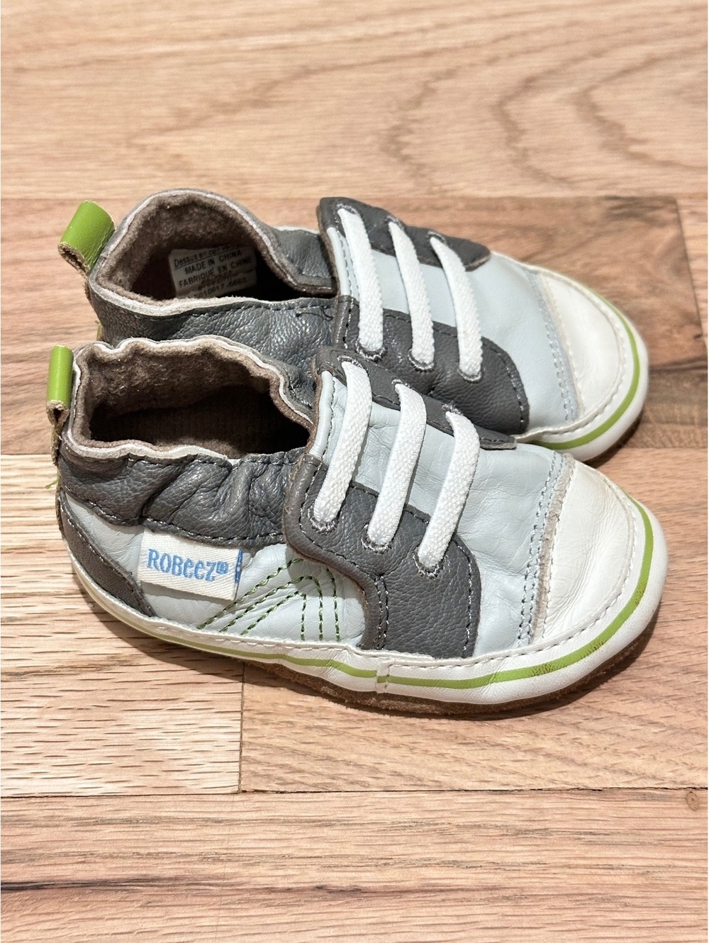 Robeez Trendy Trainer Soft Sole Shoes Sz 0/6m